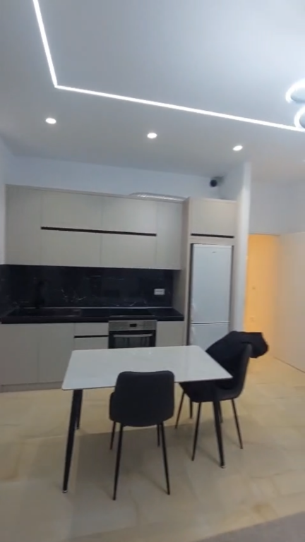 Shitet apartament ose jepet me qira-kodra e diellit
