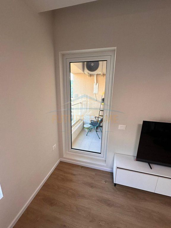Shitet, Apartament 1+1, Tiranë.