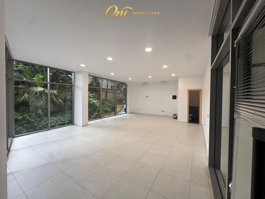 BUSINESS PREMISES FOR RENT 64M2 QSUT