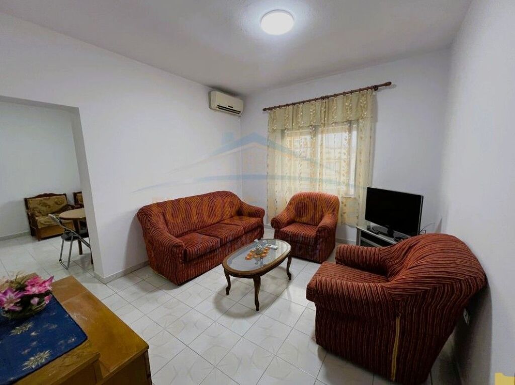 In vendita, Appartamento 1+1, Via Elbasan, Tirana.  