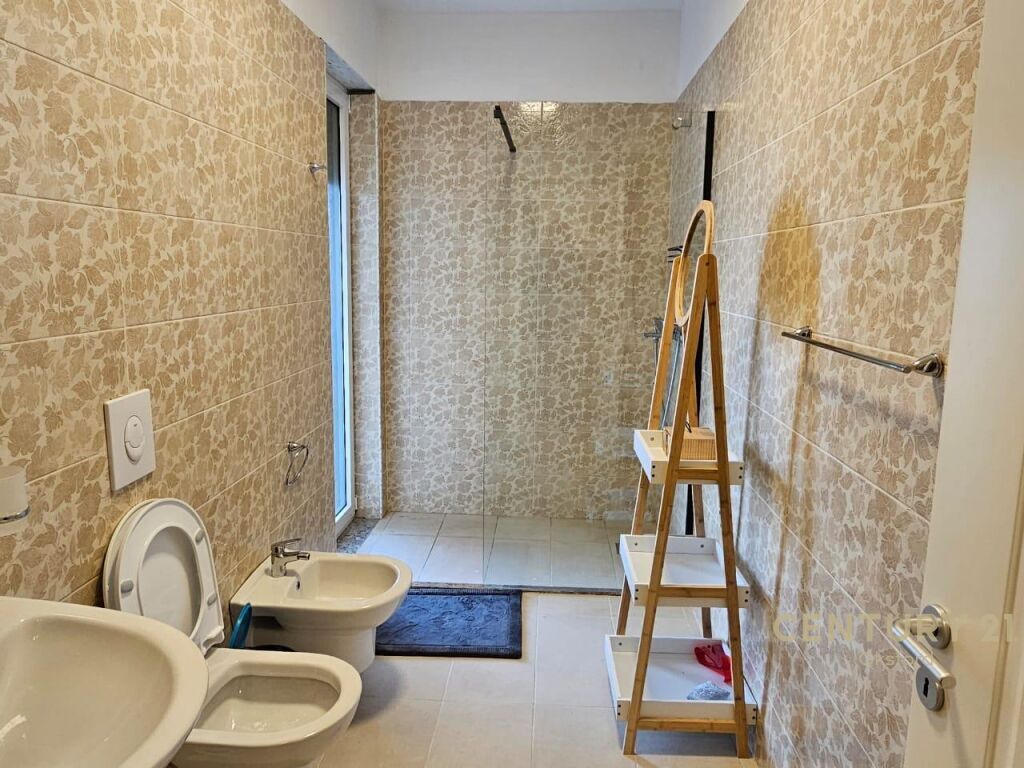 Modern Apartment 1+1 for Rent in the Xhamllik Area!