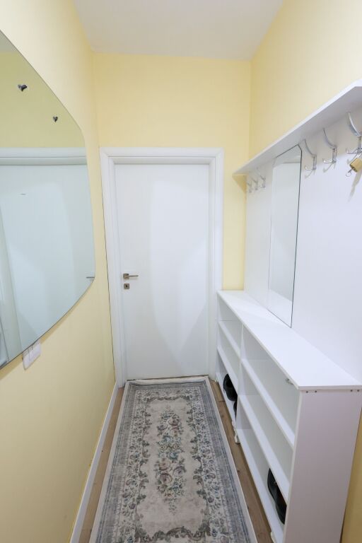 Jepet me qera 1+1 mobiluar ashensor te Gaxherri fresk 25000 lek