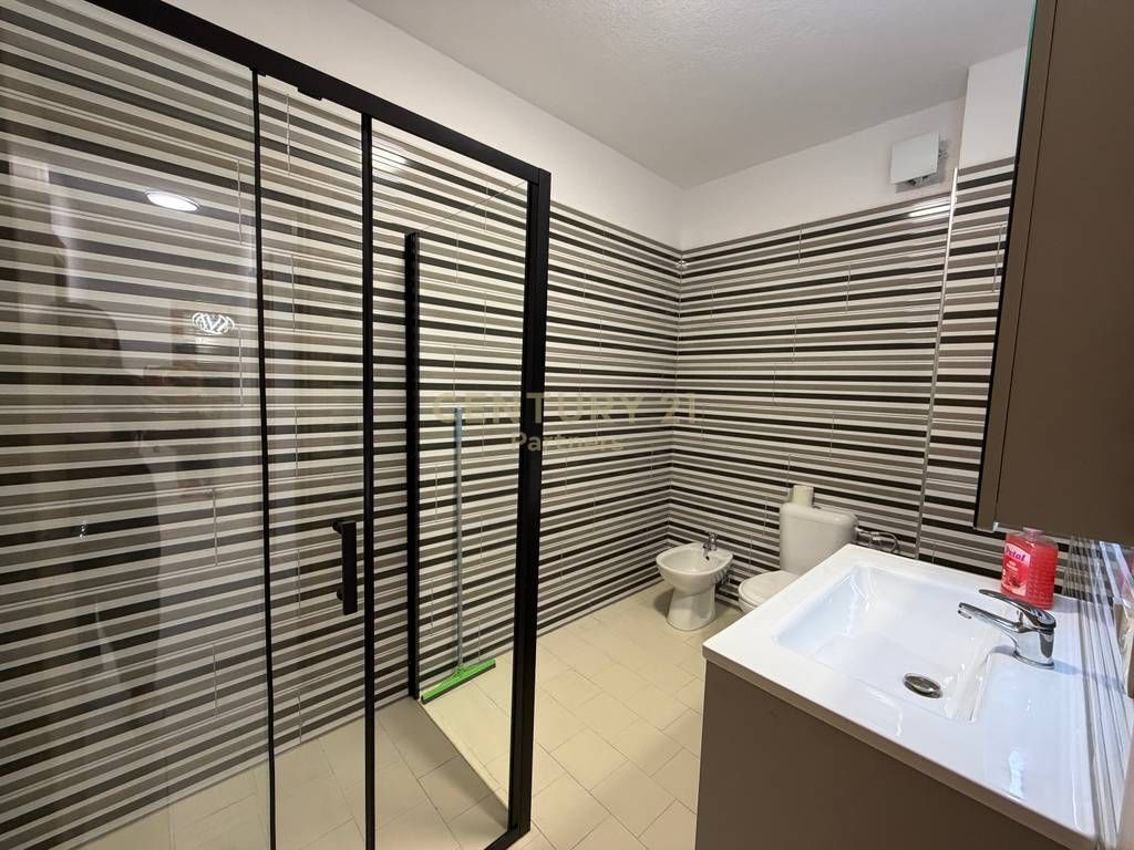 AFFITTIAMO APPARTAMENTO 2+1+DEPOSITO A KOMBINAT! 450 € /Mese