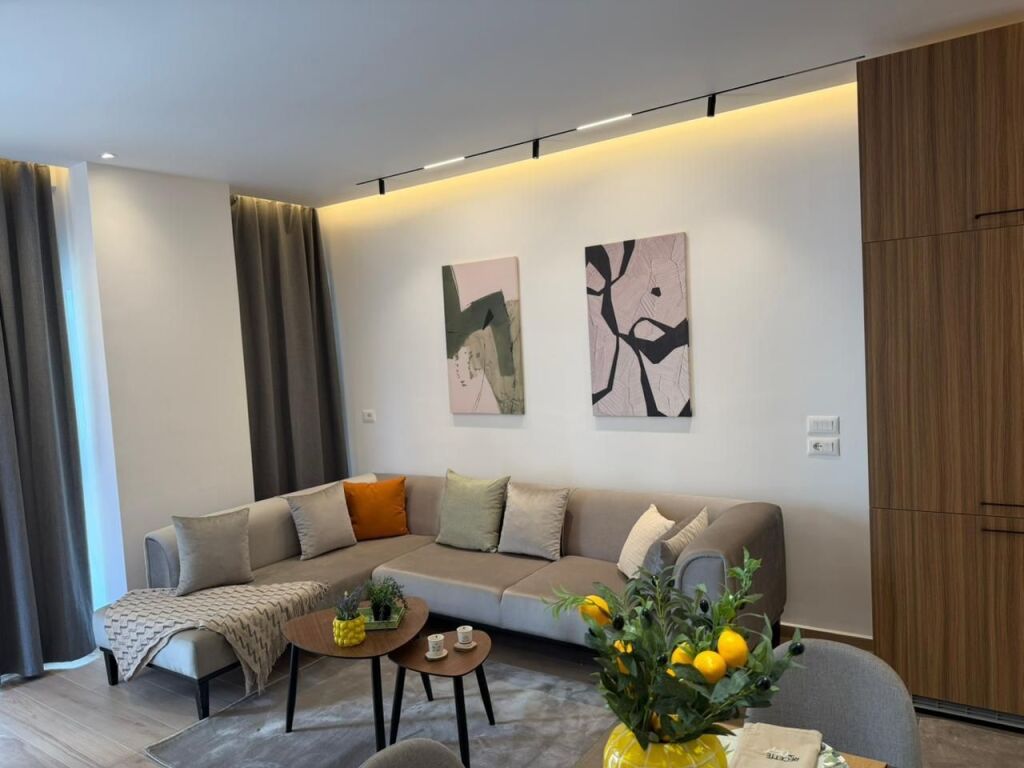 Affitto | Apartament 1 + 1 | Zogu i Zi | 720 €/mese