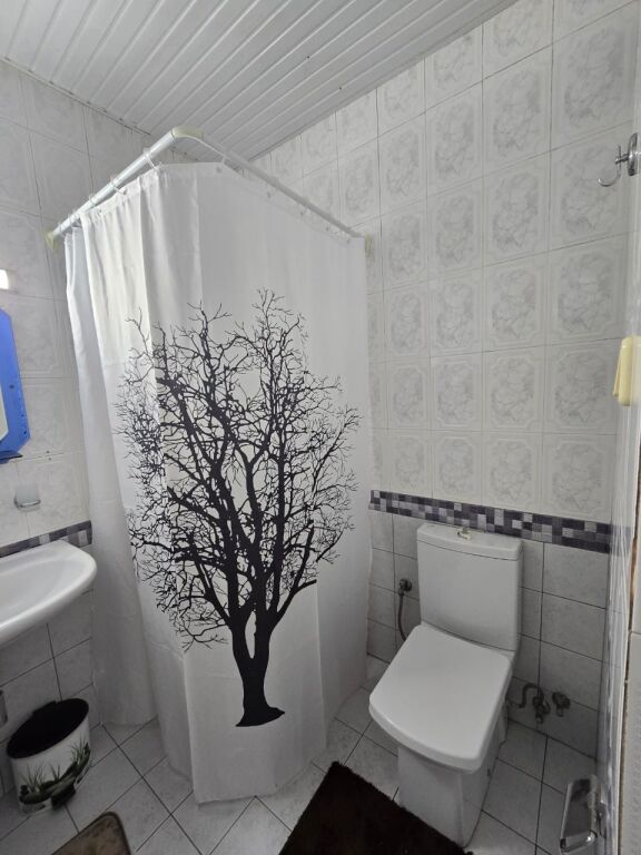 Apartament 3+1+1 me qera i mobiluar tek Rruga Xhanfize Keko