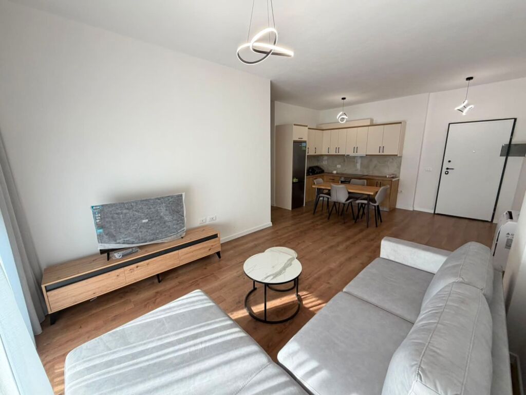 🏡Appartamento 2+1+2 in affitto  📍Indirizzo: 5 Maji Di fronte a Konkordit 💸Prezzo 60000 Leke