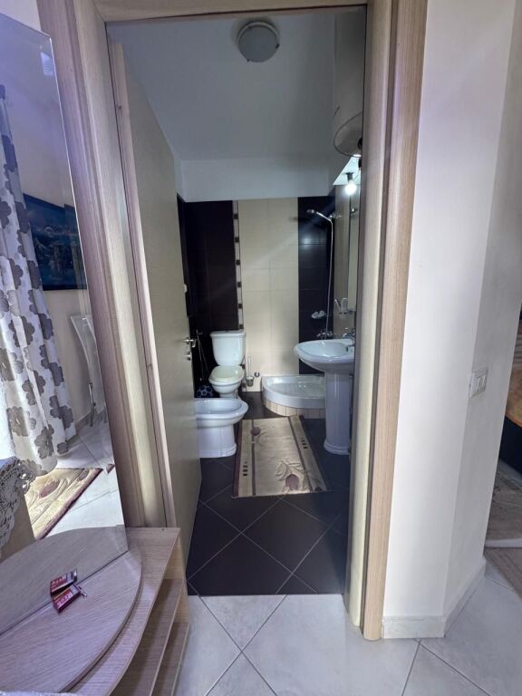 Shitet Apartament 3+1 | Liqeni i Thatë