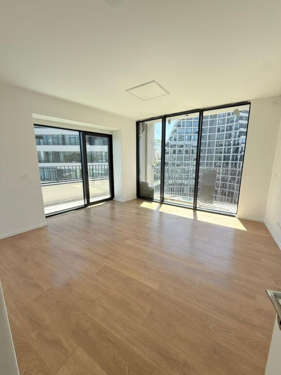 🏢 SUPER OPZIONE per Ufficio o Business – Lake View Residence