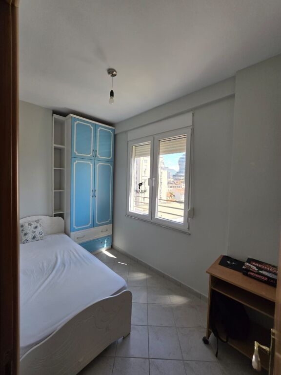APARTAMENT ME QERA 2+1 QENDER 55.000 LEKE H-76386