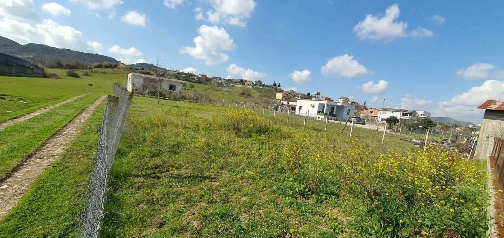 TERRENO IN VENDITA 1760 M2 + CASA VECCHIA, VORE