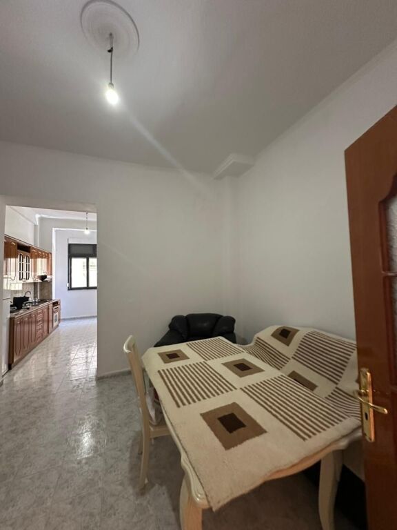 🏢 Shitet Apartament 2+1 në Qendër të Durrësit 📍