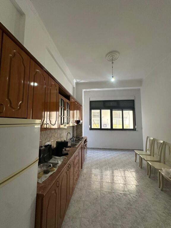 🏢 Shitet Apartament 2+1 në Qendër të Durrësit 📍