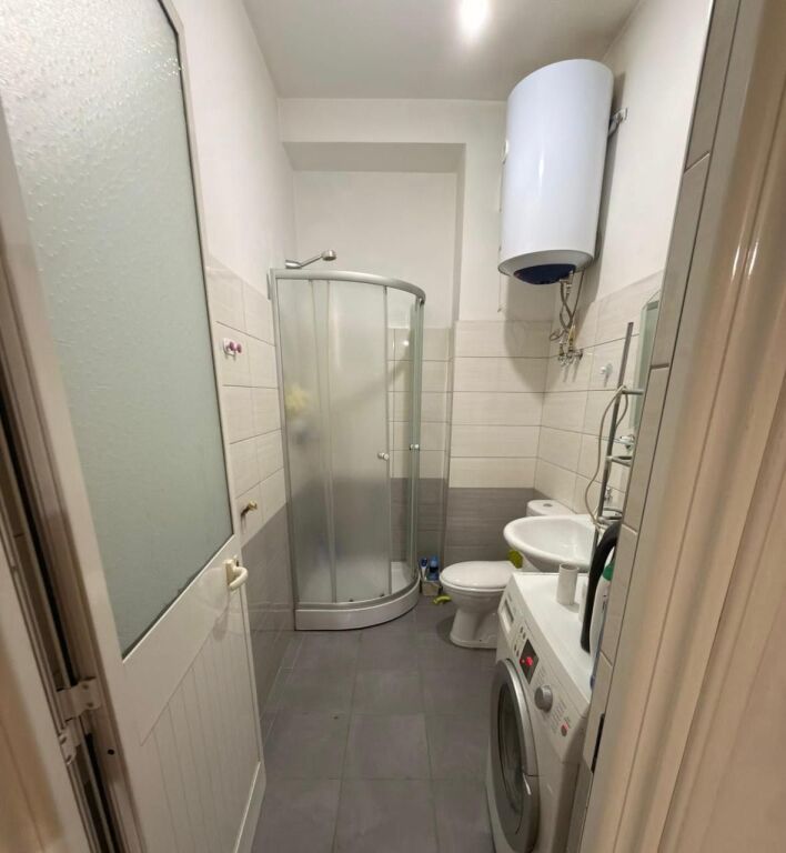 3+1, con parcheggio, giardino botanico, 700 euro
