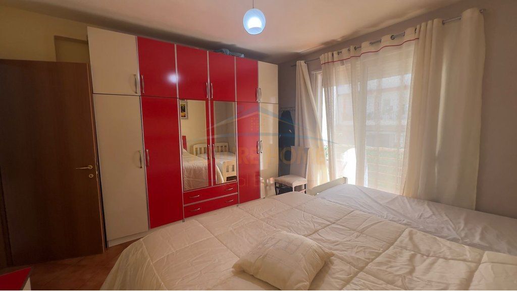 Shitet,Apartament 2+1, Misto Mame