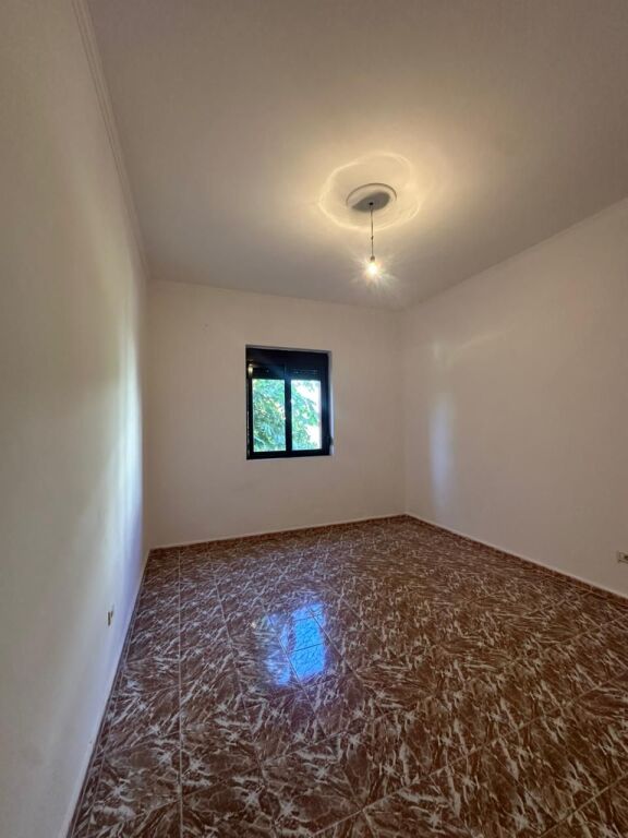 🏢 Shitet Apartament 2+1 në Qendër të Durrësit 📍