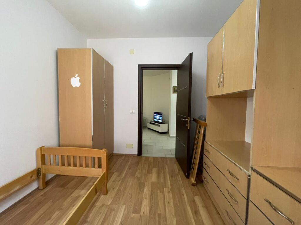 Apartament 2+1 per qira tek Liqeni i Thate.