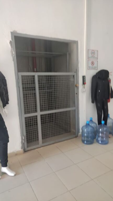 MAGAZZINI IN AFFITTO 900M2 KOMBINAT 360.000 LEKE FH-76333