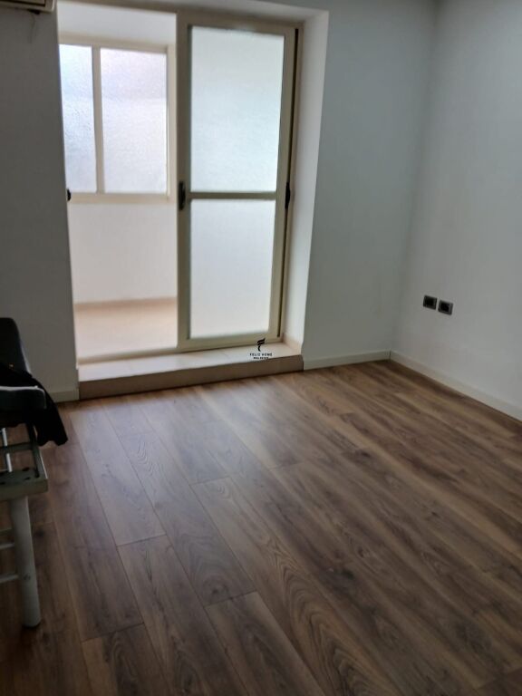 ZYRE ME QERA 83 M2 21 DHJETORI 80.000 LEKE FH-76396