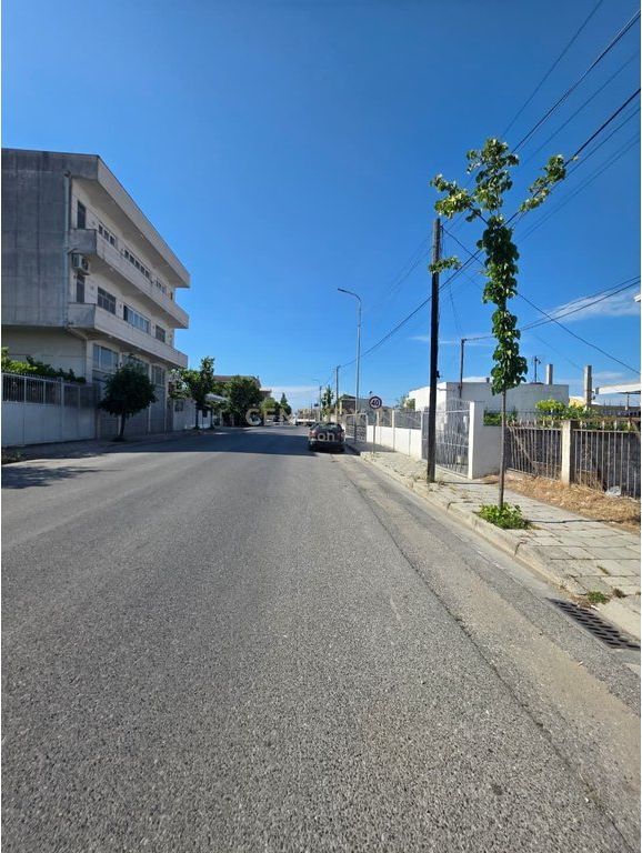 SHESIM TOKE TRUALL+ 2 NDERTESA NE SPITALLE, DURRES BUZE RRUGES KRYESORE!