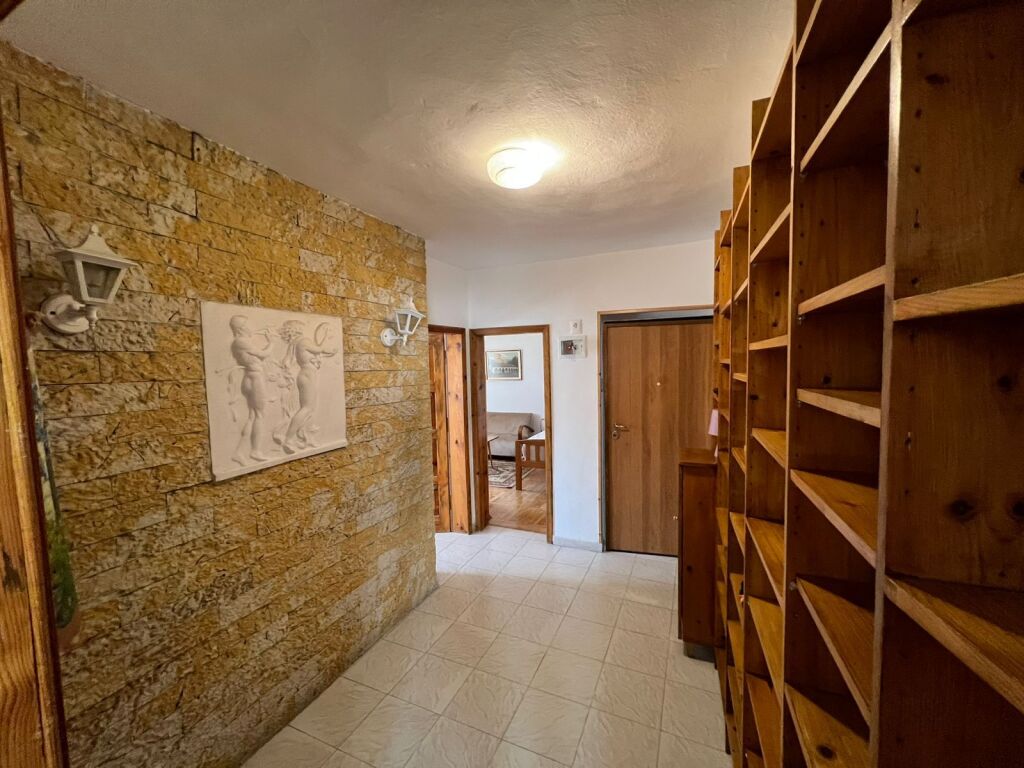 🏠 Appartamento 3+1 in affitto 📍 Via Fortuzi, Tirana💶 60.000 lek/mese