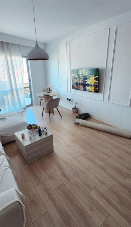 Shitje | Apartament 1 + 1 | Pallatet e Verdha | 105000 €