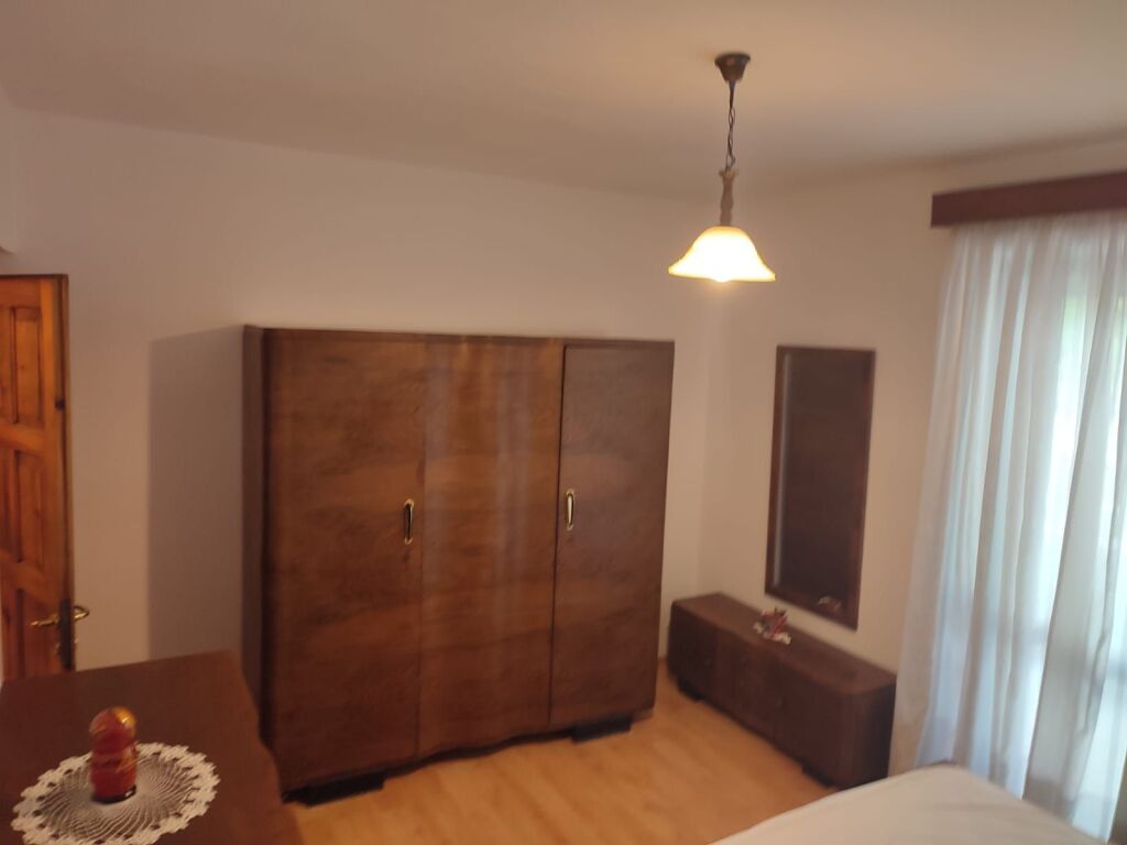 🏠 Appartamento 3+1 in affitto 📍 Via Fortuzi, Tirana💶 60.000 lek/mese