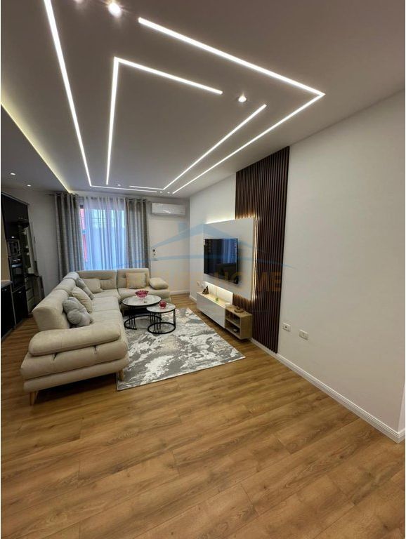 Shitet, Apartament 2+1,Misto Mame