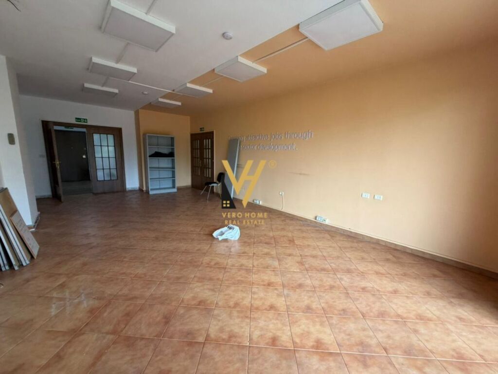 JEPET ZYRE 187 M2 ME QIRA NE BLLOK 3.366 EURO