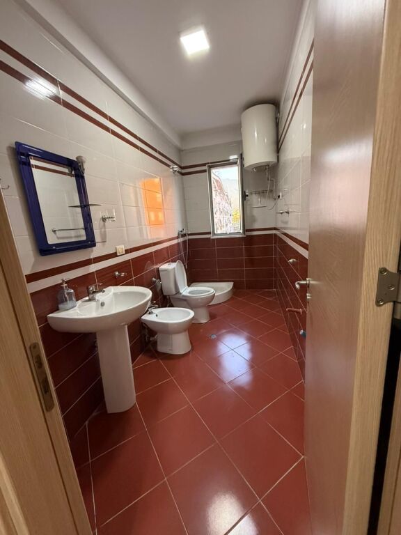 Jepet me qira apartament 2+1