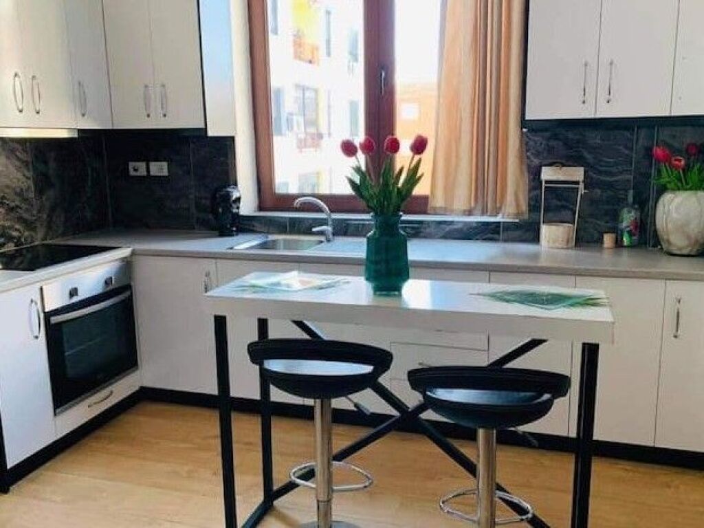 APARTAMENT 1+1 ME QIRA NË Kompleksi Delijorgji