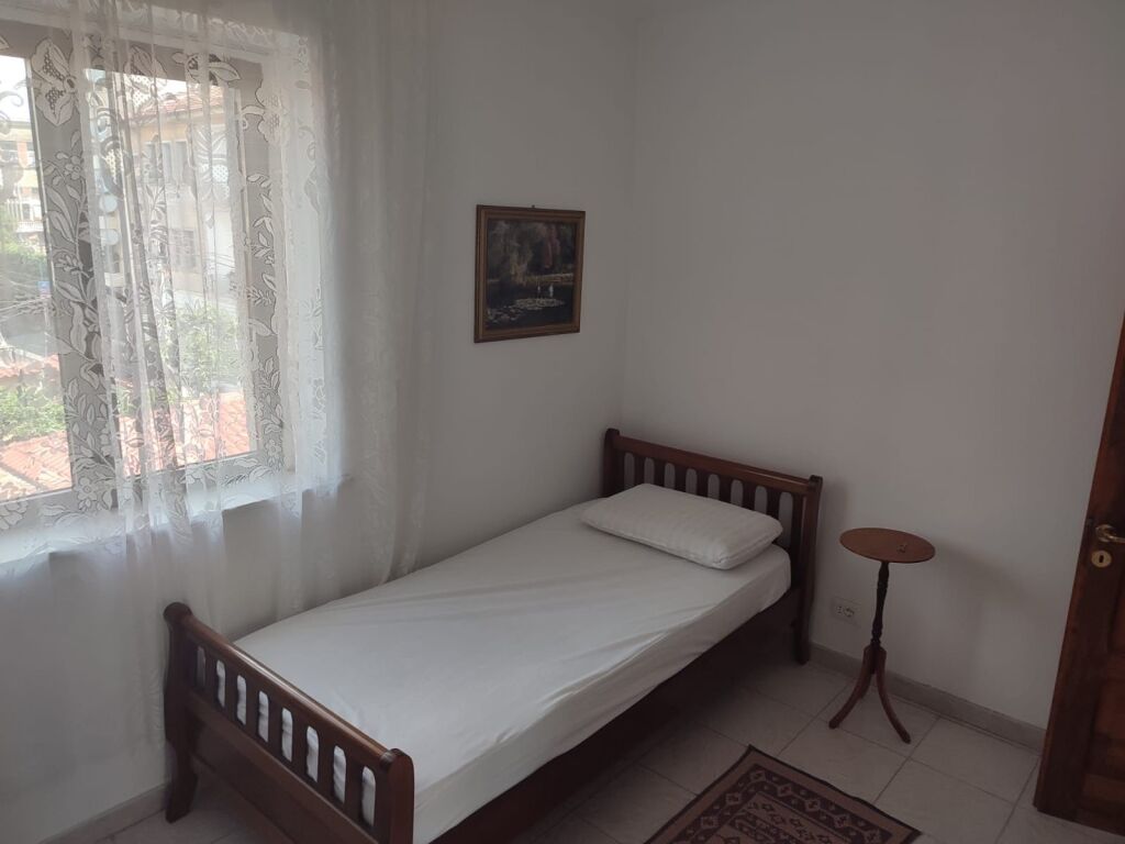 🏠 Appartamento 3+1 in affitto 📍 Via Fortuzi, Tirana