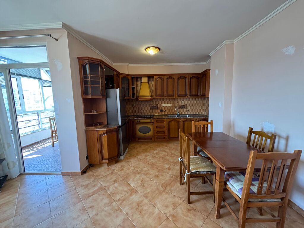 Shitet Apartament 2+1 Pamje Fantastike Deti