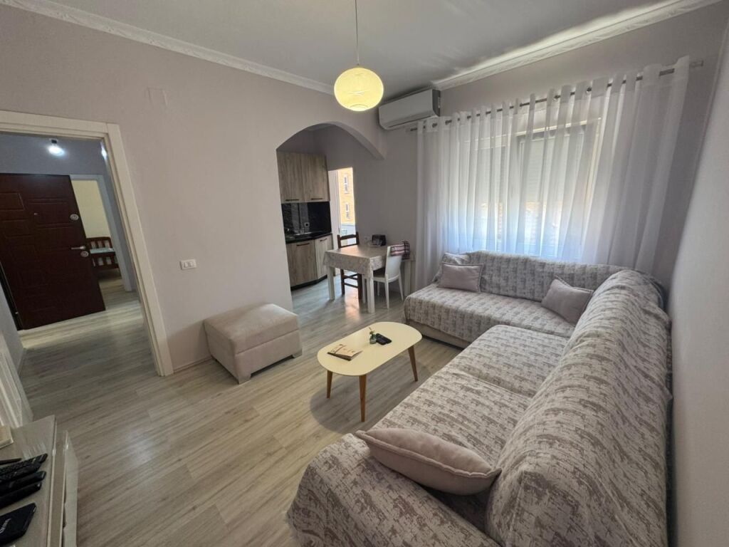 Apartament 2+1 me qira tek Tregu Elektrik
