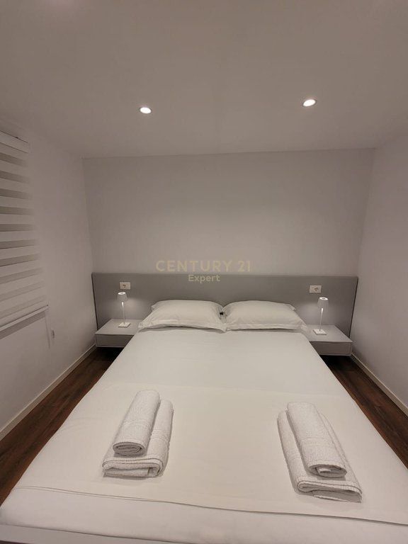 APARTAMENT 1+1 ME QIRA KAT VILE RRUGA E DURRESIT! 550 € /Muaj