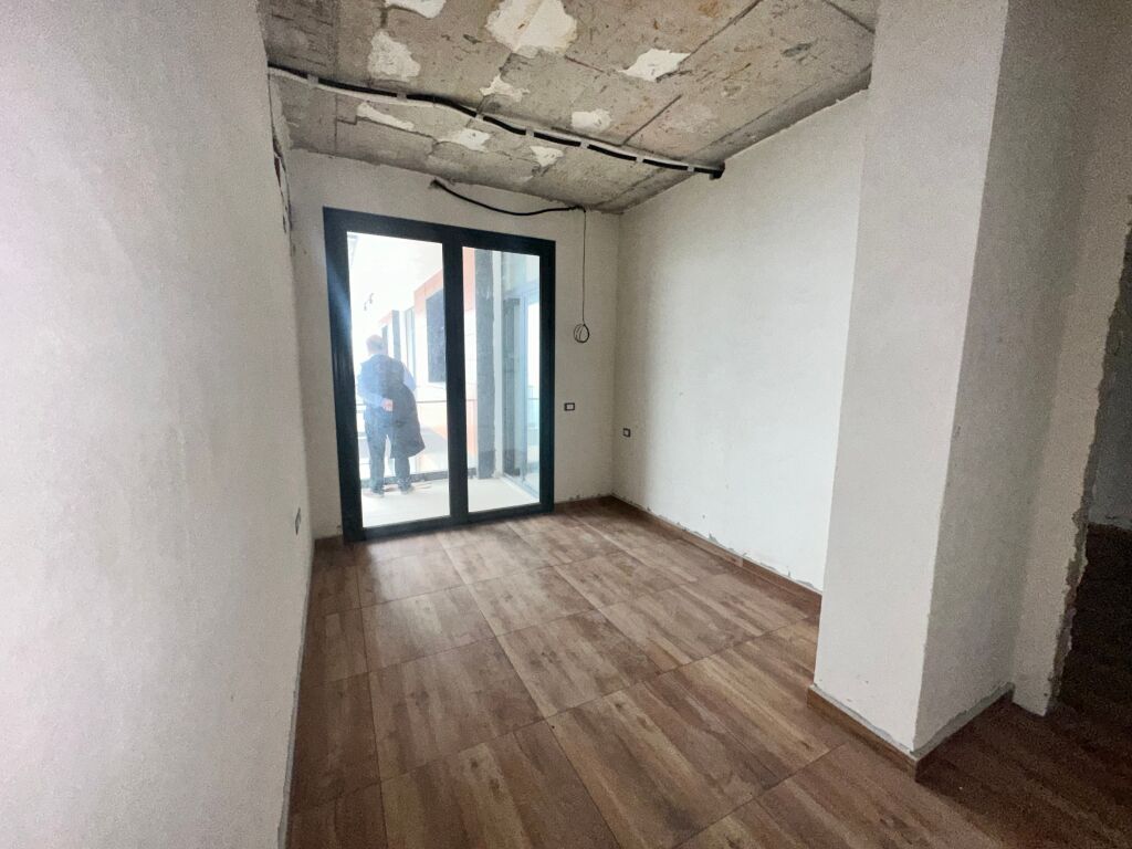 Appartamento con vista mare in vendita a Vlora
