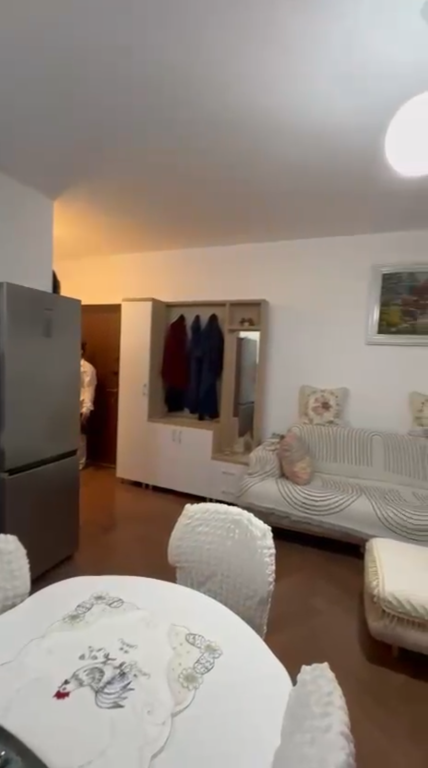Shitet apartament në astir
