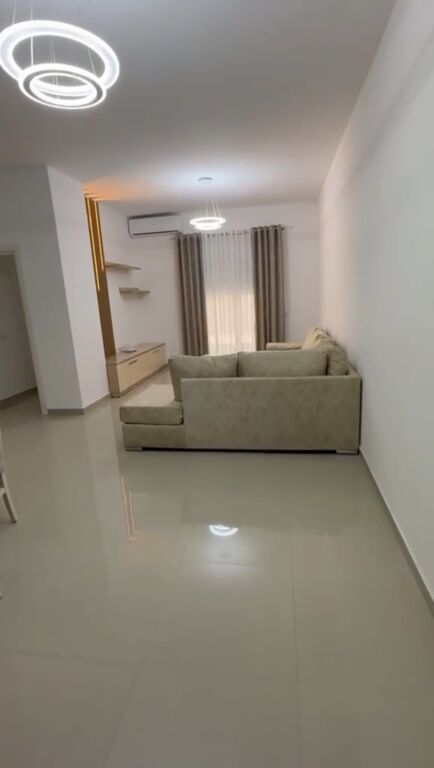 Apartament me qera 2+1