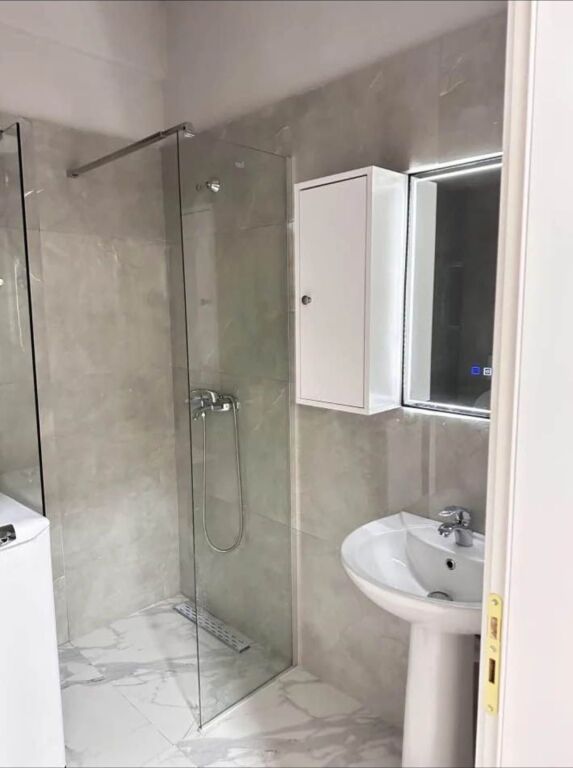 1+1,urban gate astir,430 mije leke