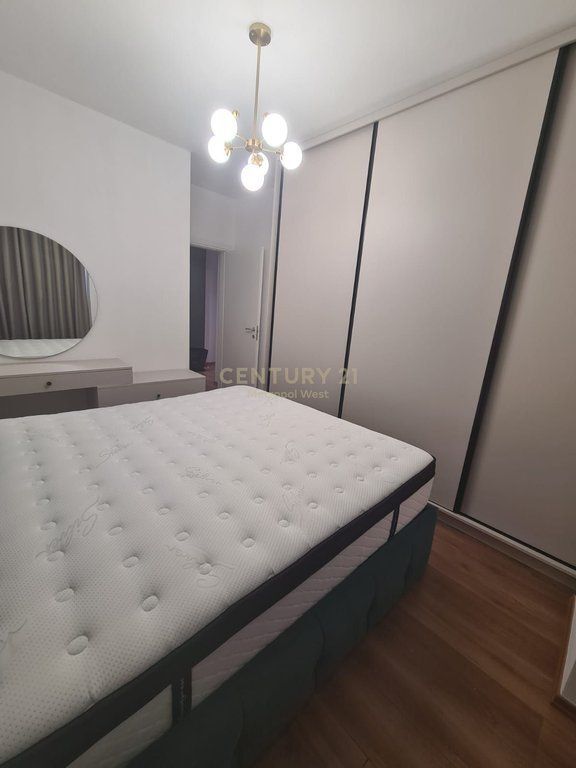 Pranë Ambasadës Amerikane, apartament 1+1 me qira 700 € /Muaj