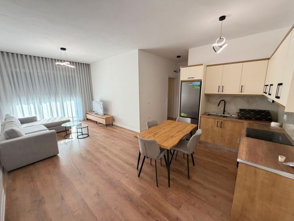 🏡Appartamento 2+1+2 in affitto  📍Indirizzo: 5 Maji Di fronte a Konkordit 💸Prezzo 60000 Leke