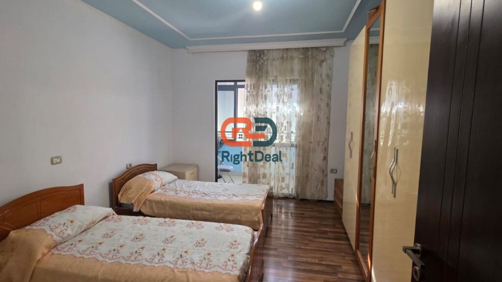 Tek Kodra E Diellit, Shitet Super Apartament 2+1, Me Location Perfekt !!