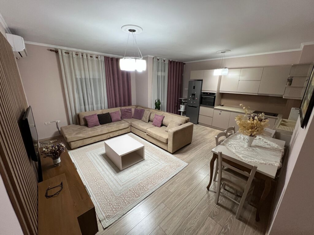 2+1, con parcheggio villa L, Astir, 550 mila lek