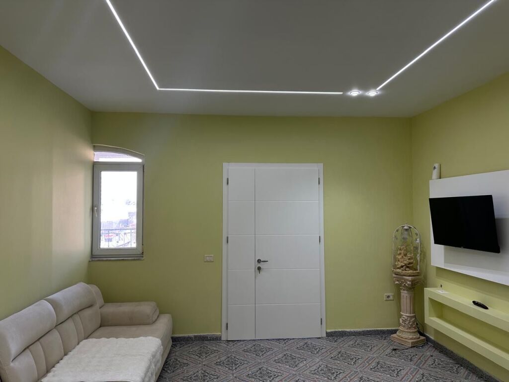 The second floor of a villa is for rent