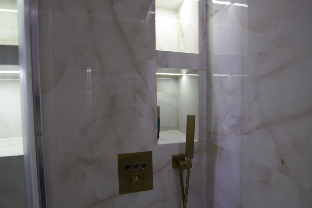 Studio apartment Behind Vodafone 21 Dhjetori