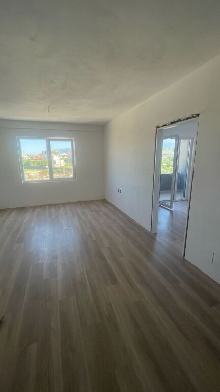 Shitet apartament 1+1 Paskuqan