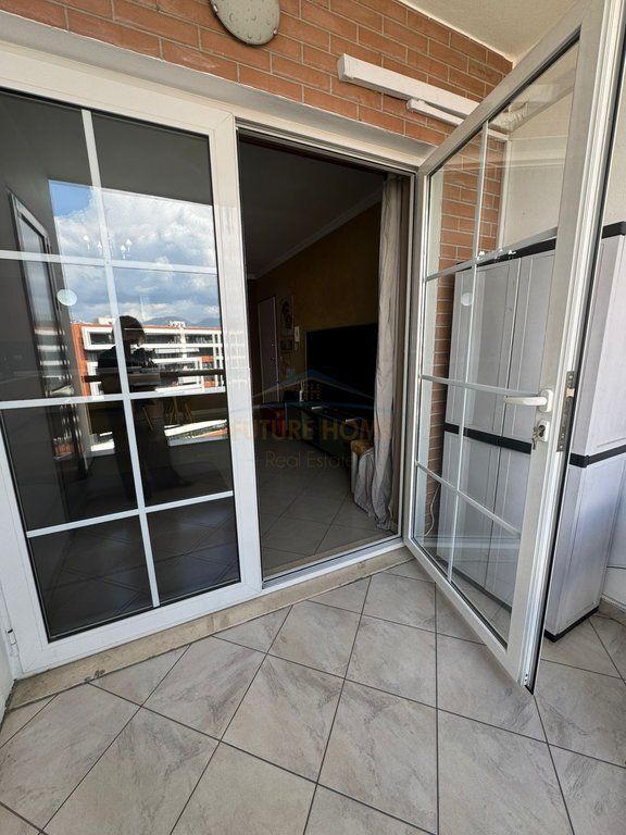 Qera, Apartament 2+1+2, Ish stacioni i fundit i Tiranes se Re.