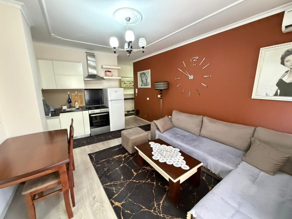 🏠 Jepet me qira apartament 1+1 📍 21 Dhjetori – Kompleksi Magneti💰 50,000 lekë/muaj