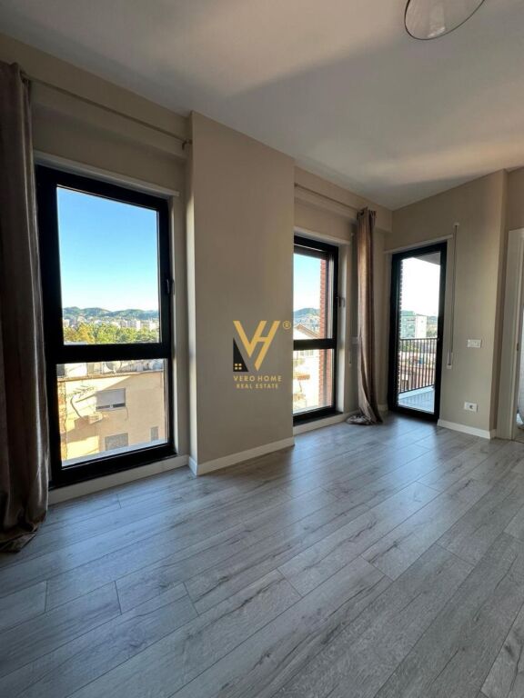 UFFICIO DI 77 M2 IN AFFITTO A MYSLYM SHYR 700 EURO
