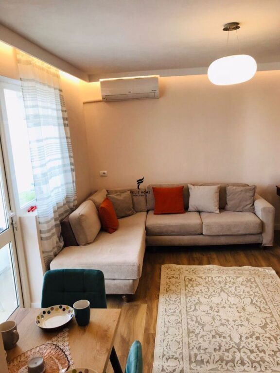 APARTAMENT ME QERA 1+1 QENDER 65.000 LEKE FH-76594