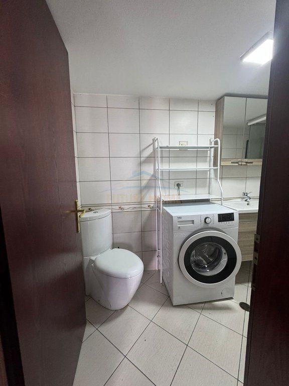 Qera, Apartament 2+1+2, Ish stacioni i fundit i Tiranes se Re.